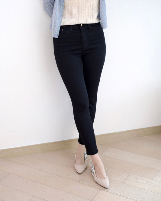 Howluk 牛奶料彈性貼腳牛仔褲