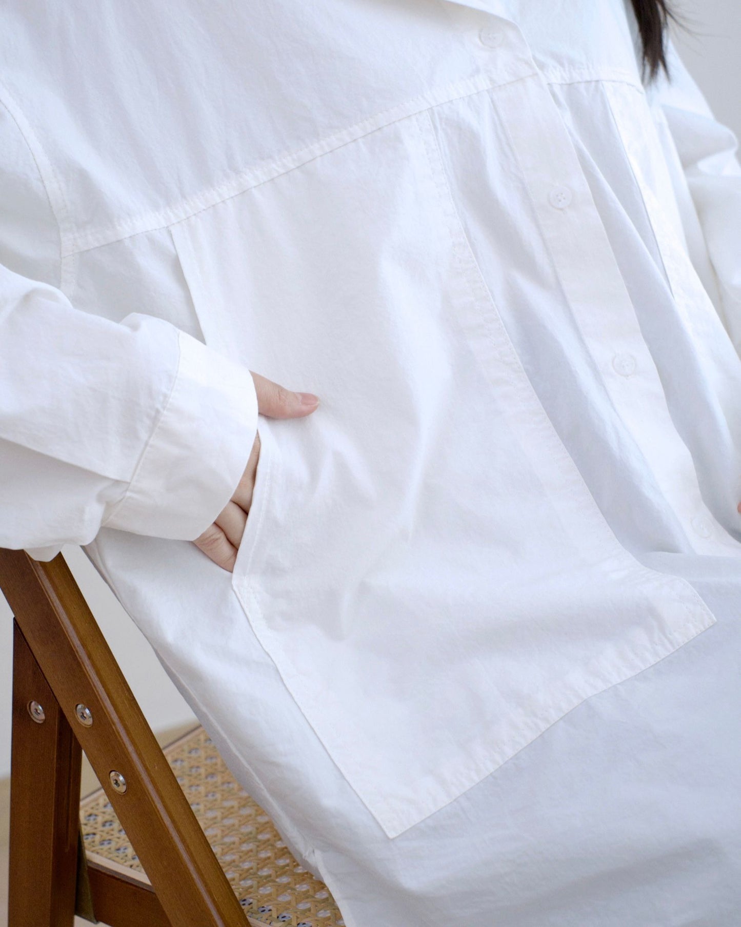 韓國大口袋長袖白裇衫