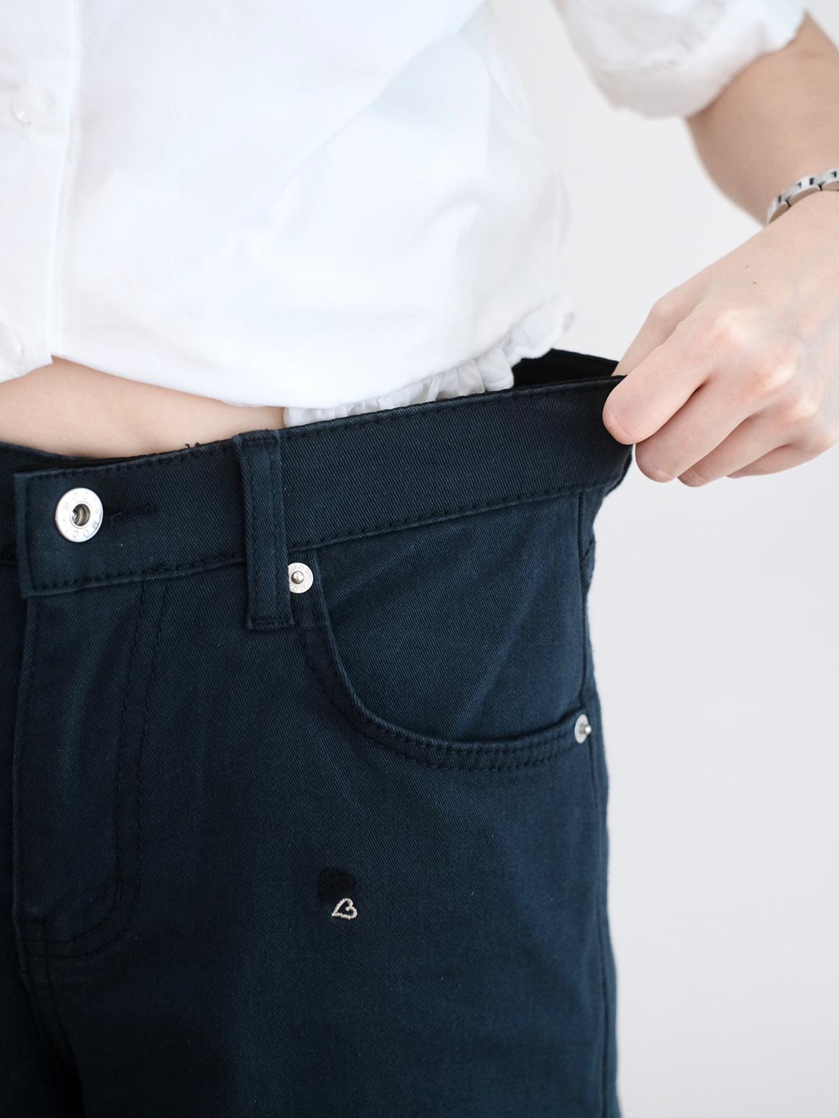 Moci 心心刺繡闊筒扯布褲