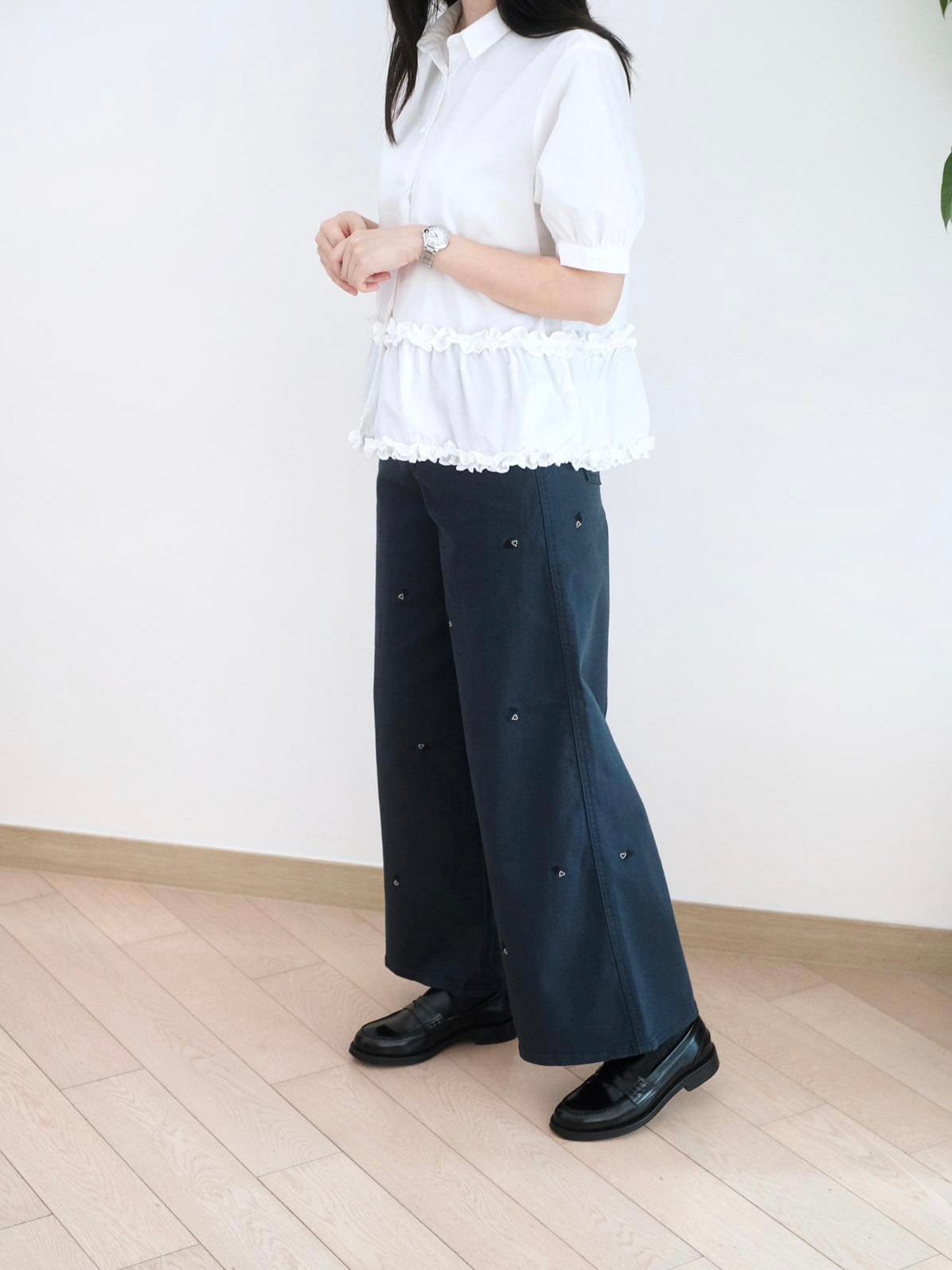 Moci 心心刺繡闊筒扯布褲