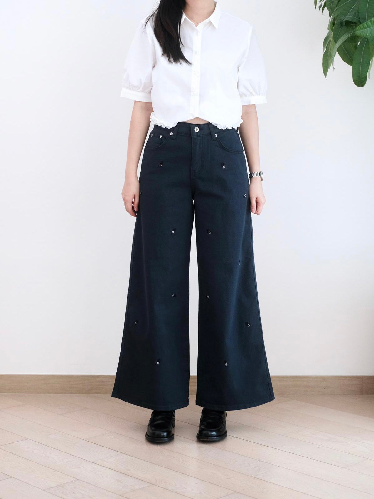 Moci 心心刺繡闊筒扯布褲