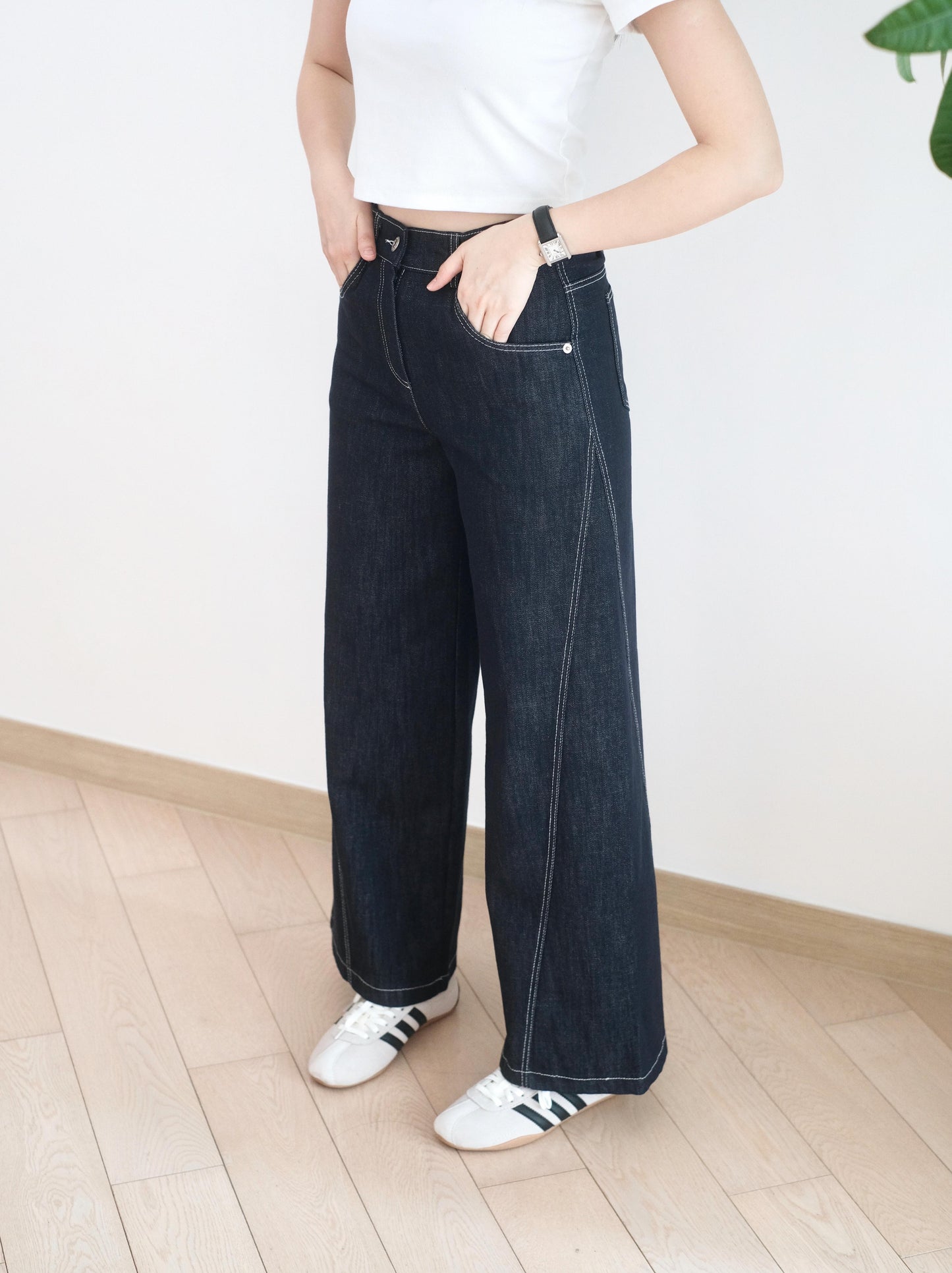 Moci 斜骨闊腳牛仔褲