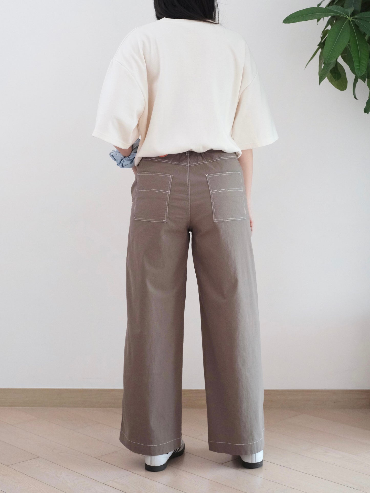 Moci 口袋拼色闊腳扯布褲