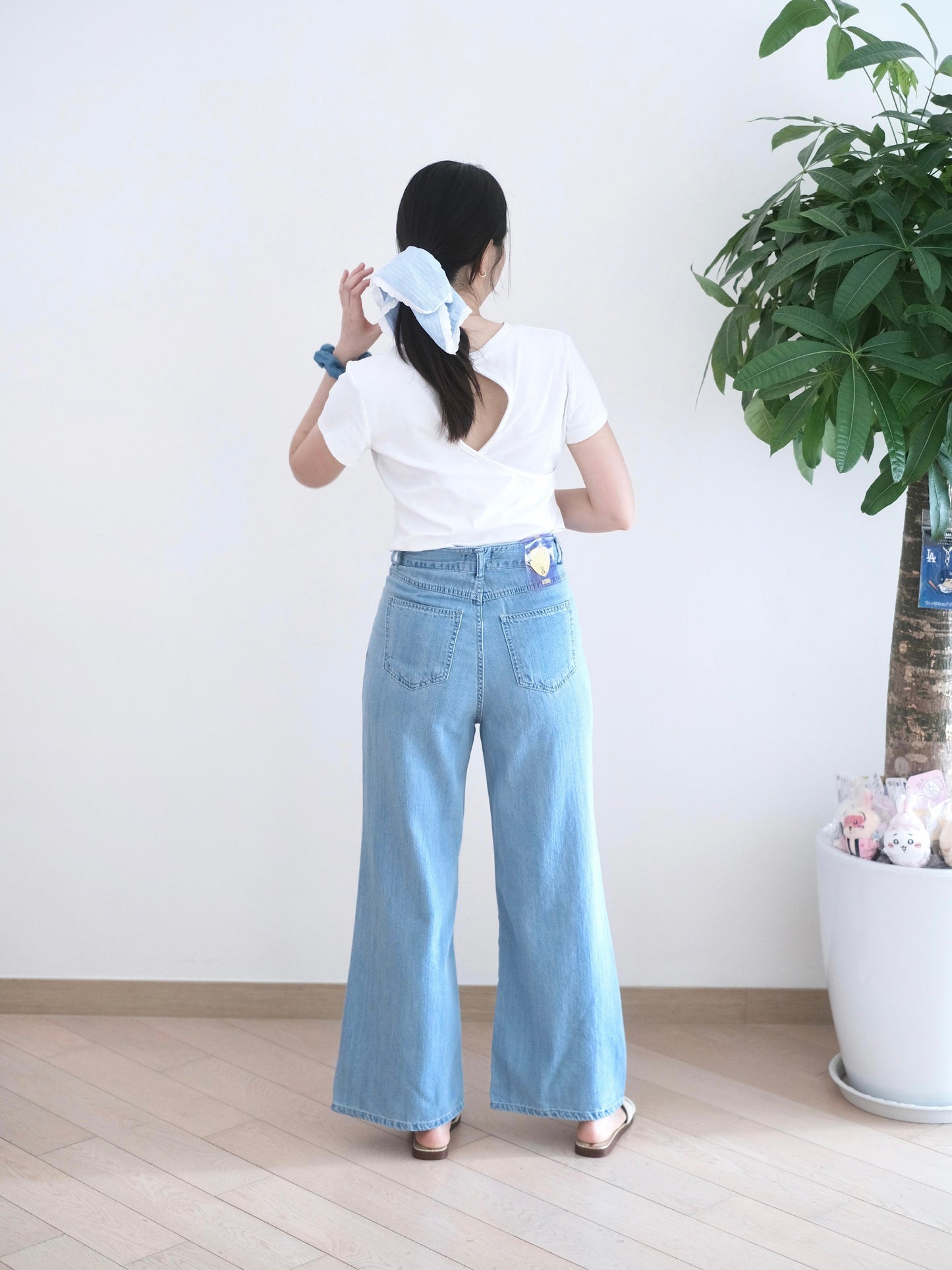 Odd Eye 斜V腰線柔軟牛仔褲