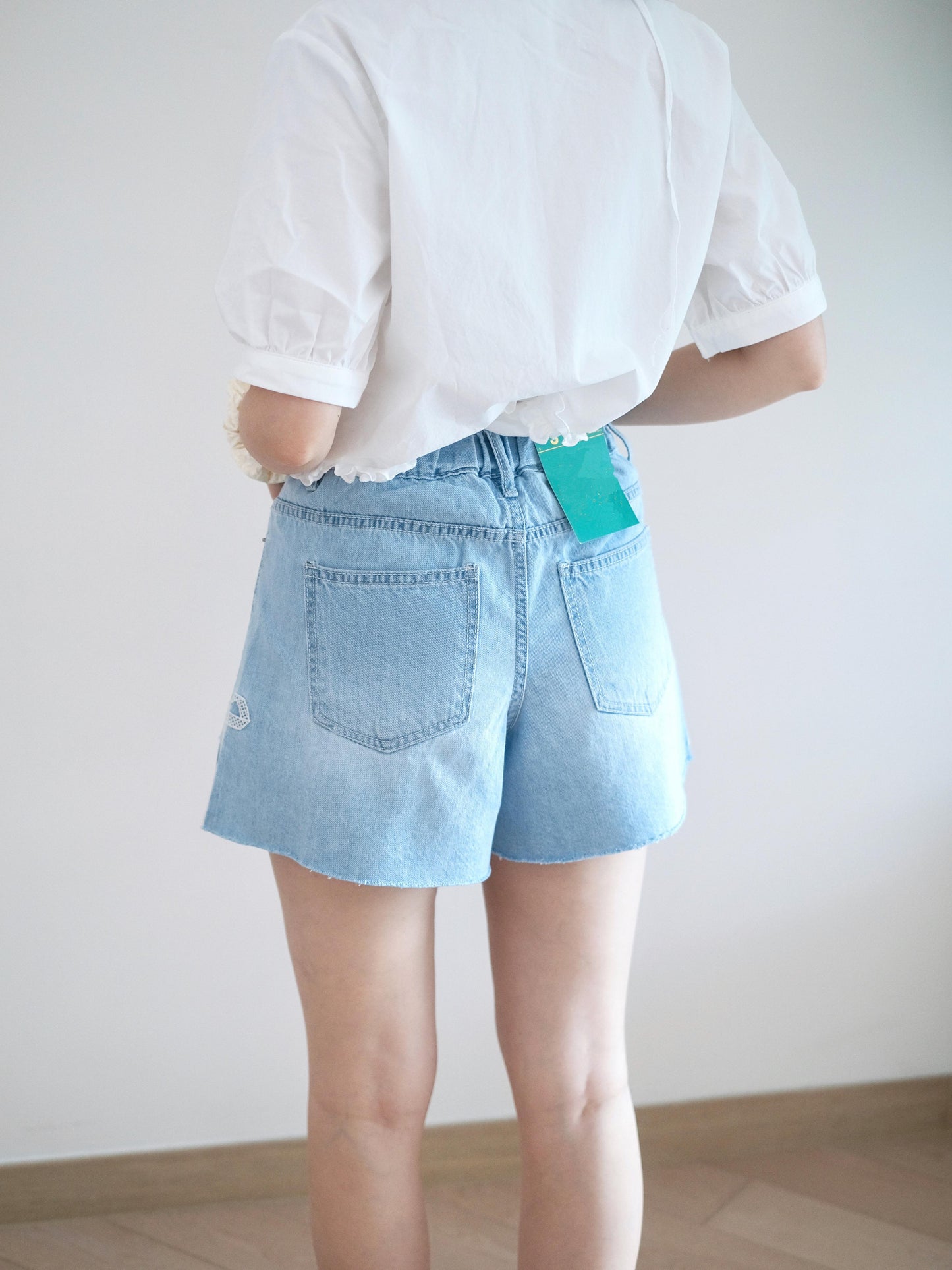 Gori 蝴蝶結刺繡牛仔短褲
