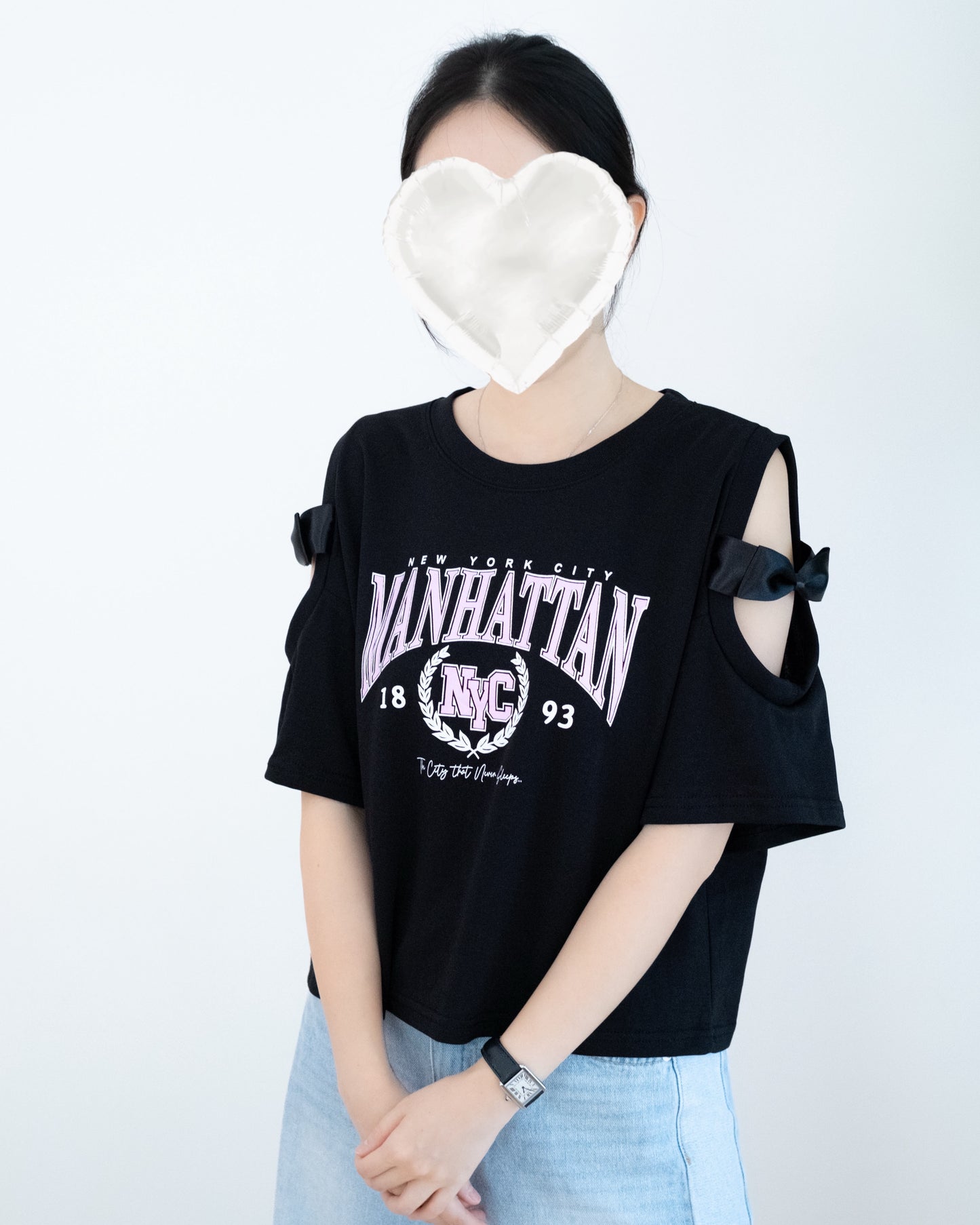 鏤空蝴蝶結撞英文字Tee
