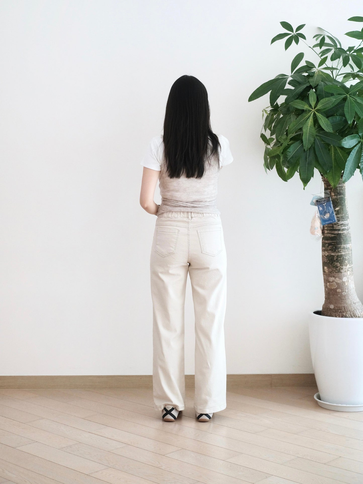 Eltoo 刺繡口袋直筒扯布褲