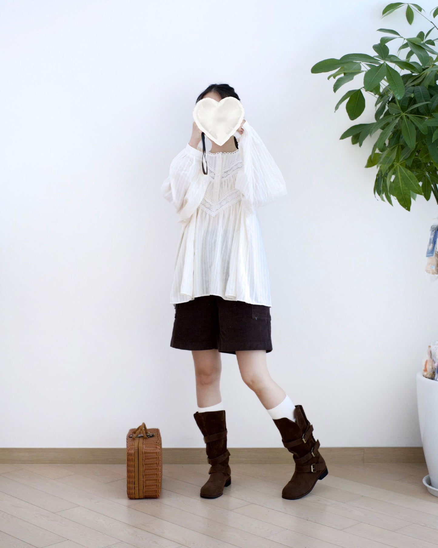 Eltoo 燈芯絨五分短褲