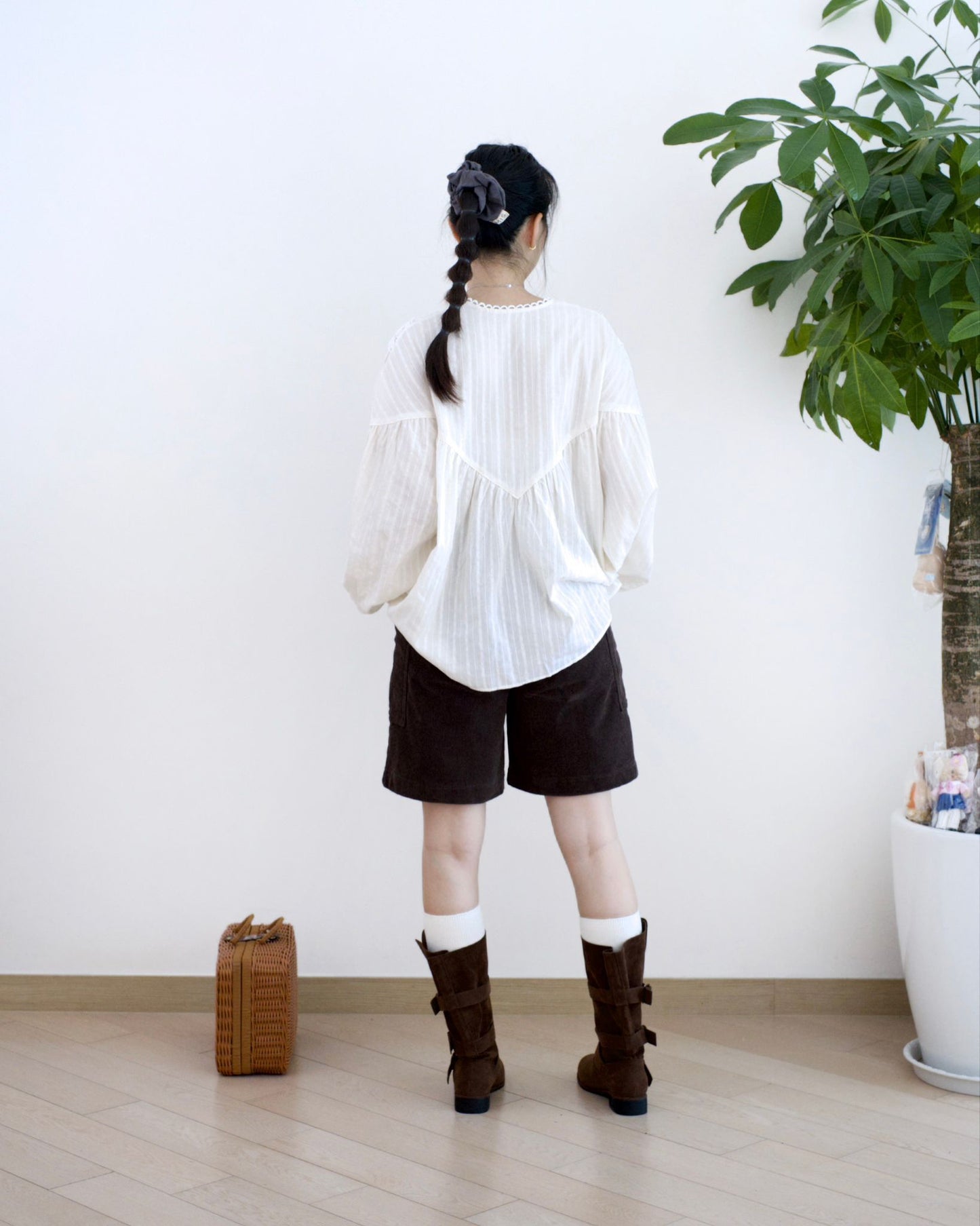 Eltoo 燈芯絨五分短褲