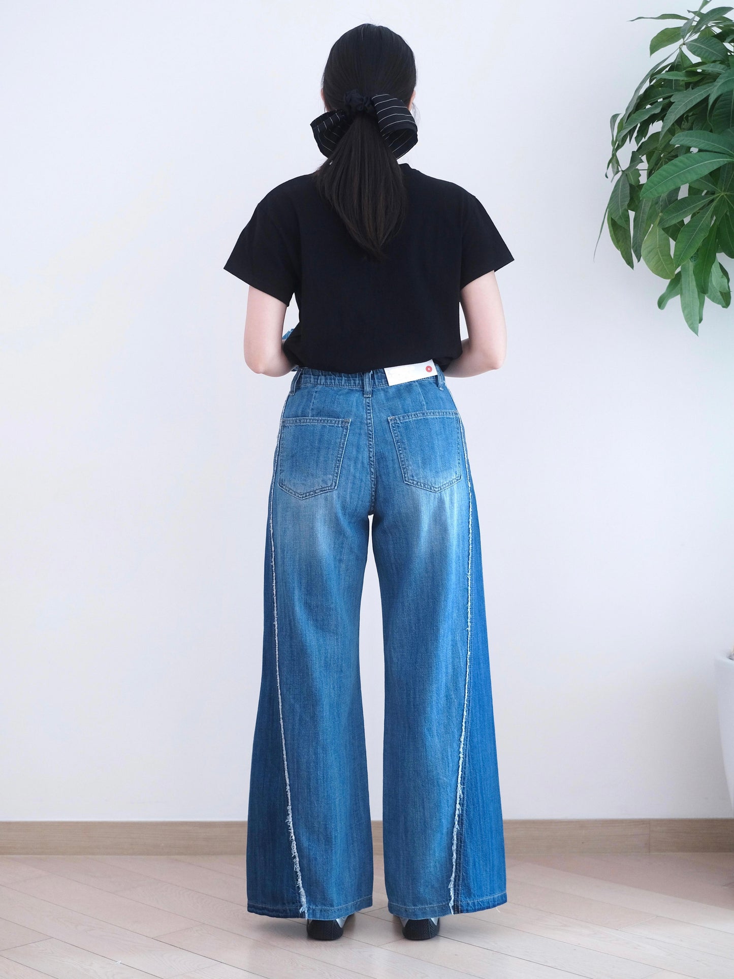 Howluk 蘇蘇邊闊筒牛仔褲