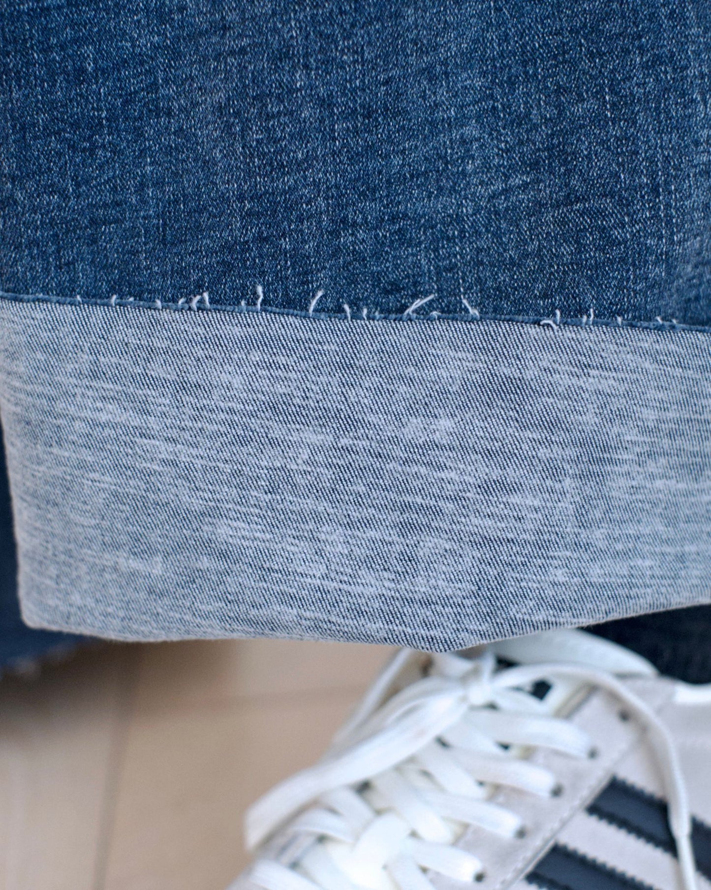 Howluk 撞色闊筒薄絨牛仔褲