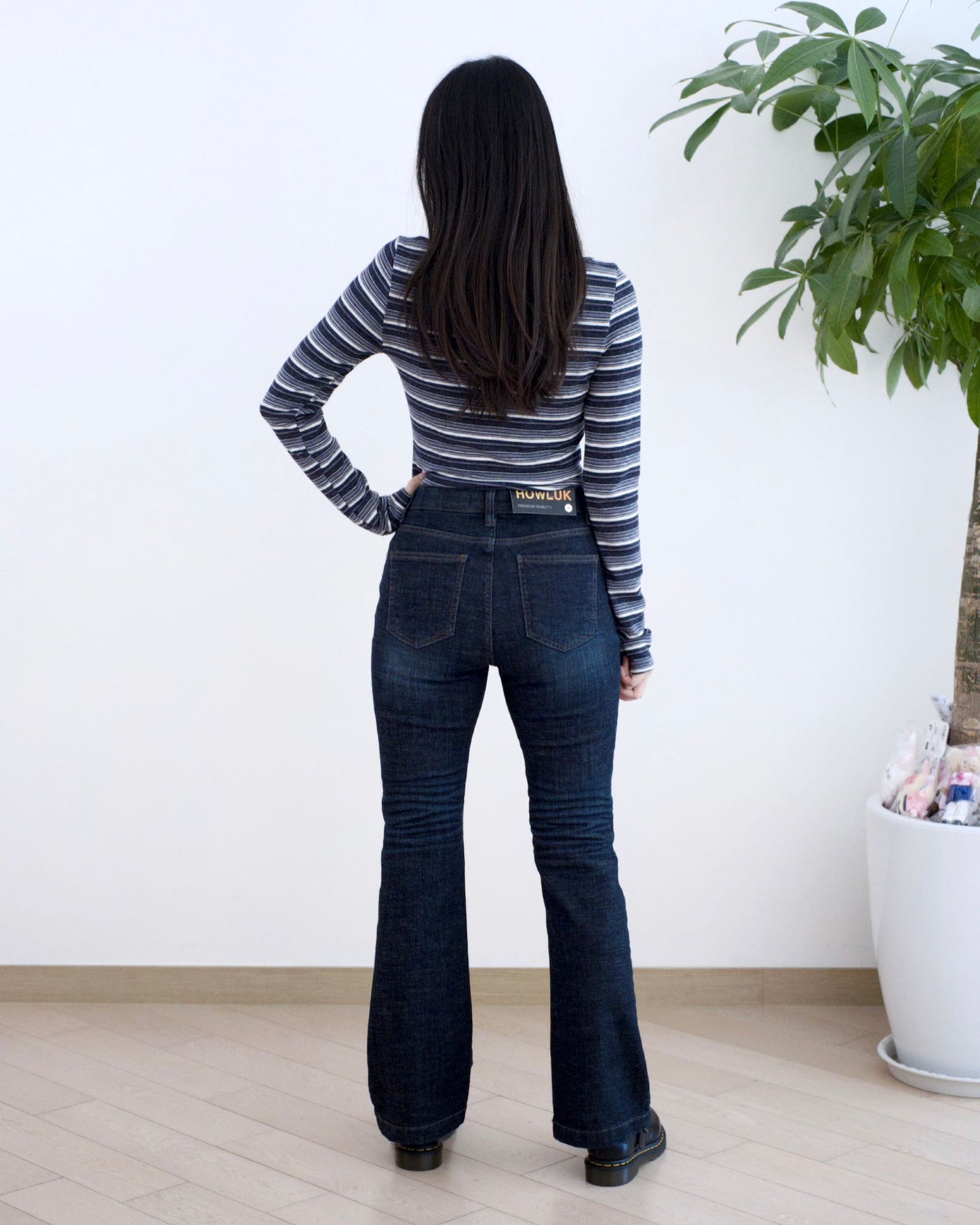 Howluk 絨毛微喇叭牛仔褲