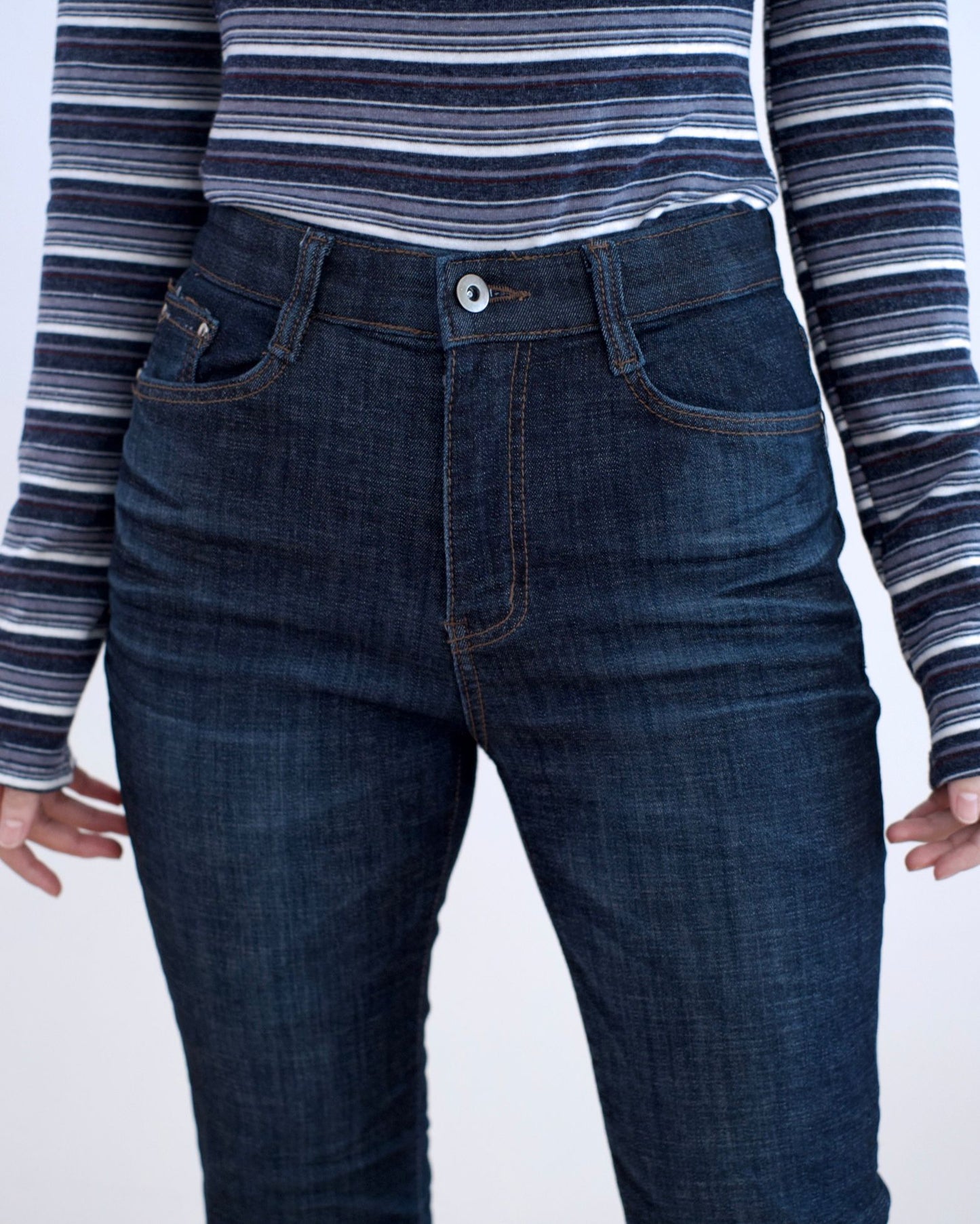 Howluk 絨毛微喇叭牛仔褲