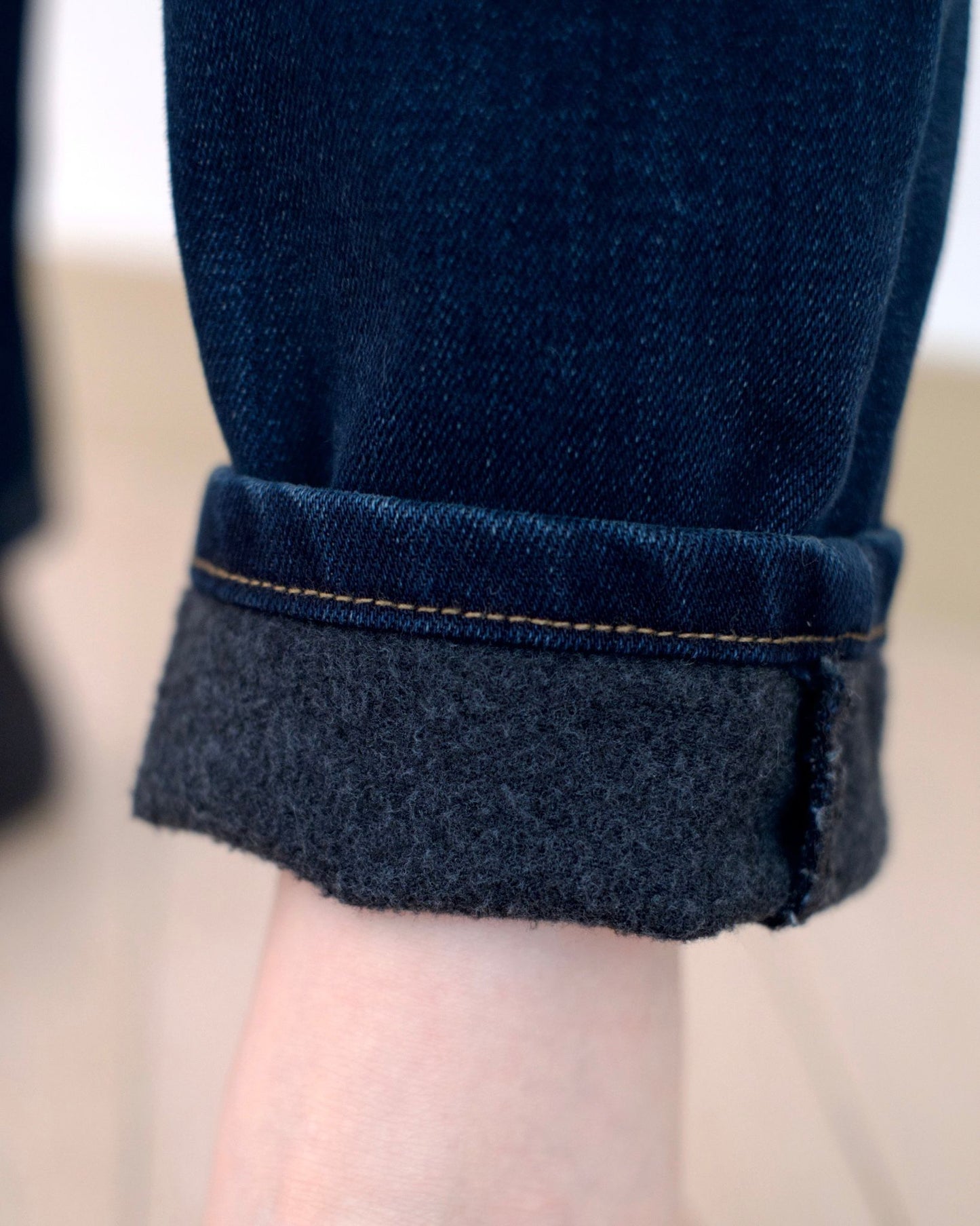 Howluk 內刷毛直腳牛仔褲