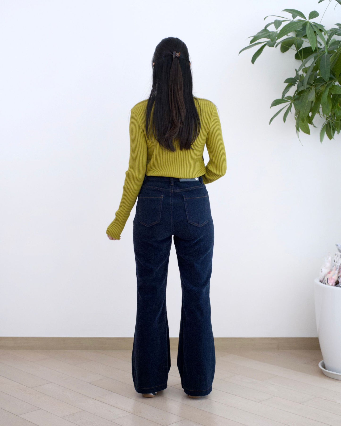 Howluk 口袋絨毛喇叭牛仔褲