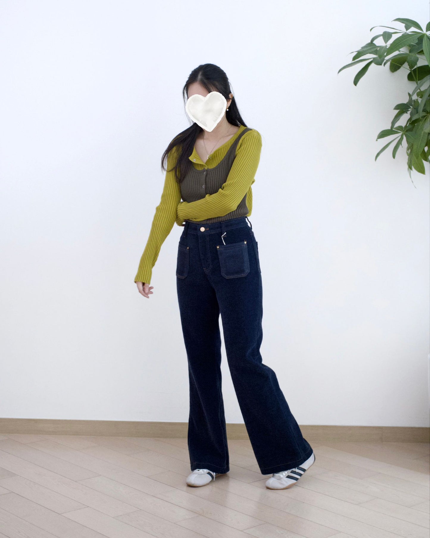 Howluk 口袋絨毛喇叭牛仔褲