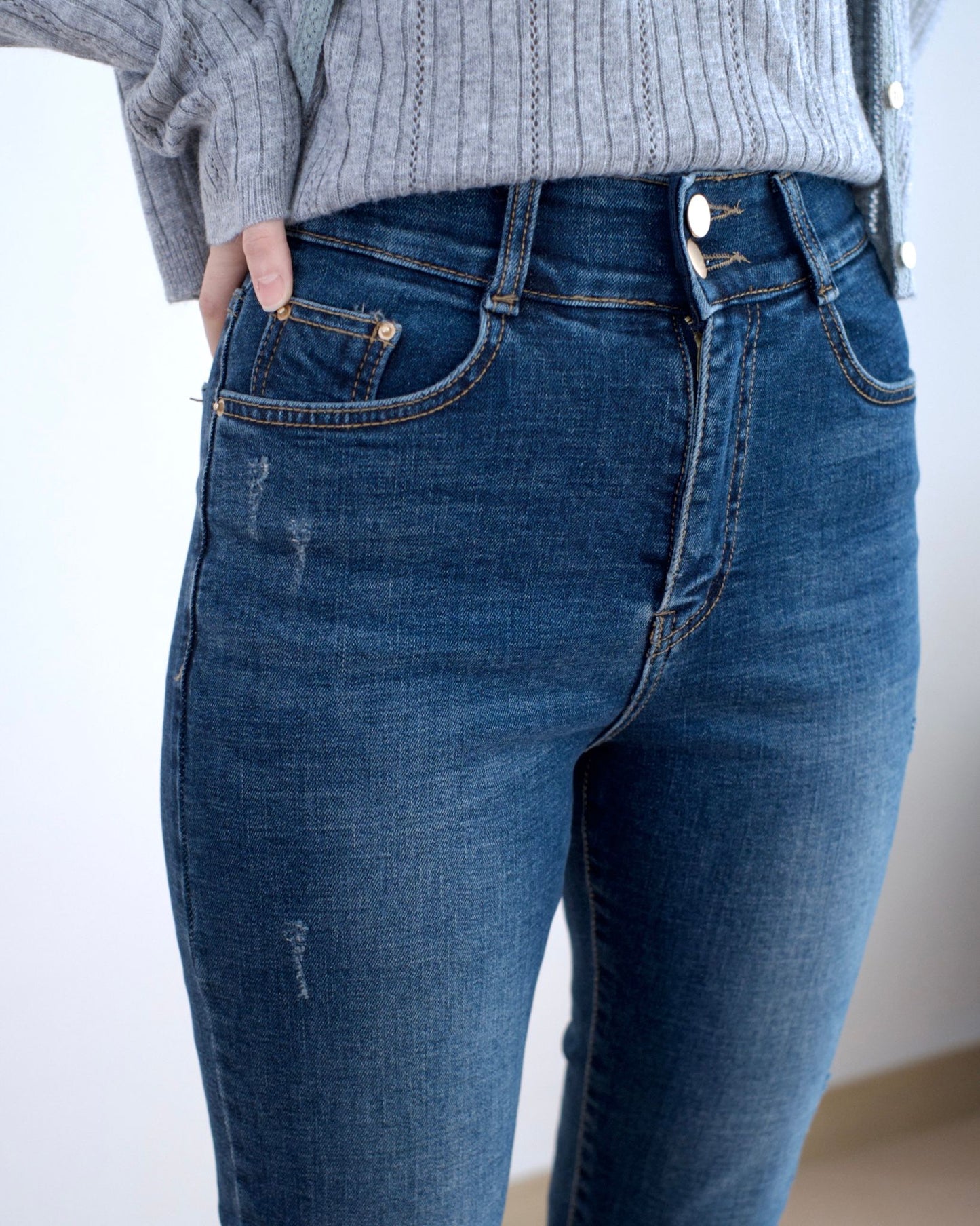 Howluk 絨毛窄腳牛仔褲