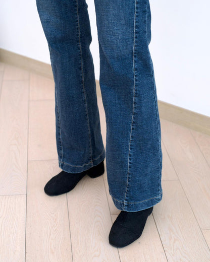 Howluk 洗水絨毛微喇叭牛仔褲