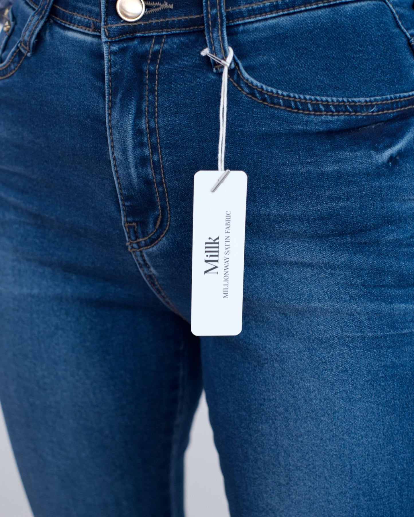 Howluk 牛奶料薄絨毛微喇叭牛仔褲