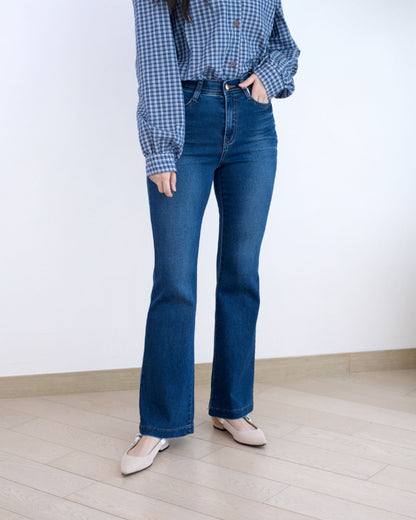 Howluk 牛奶料薄絨毛微喇叭牛仔褲