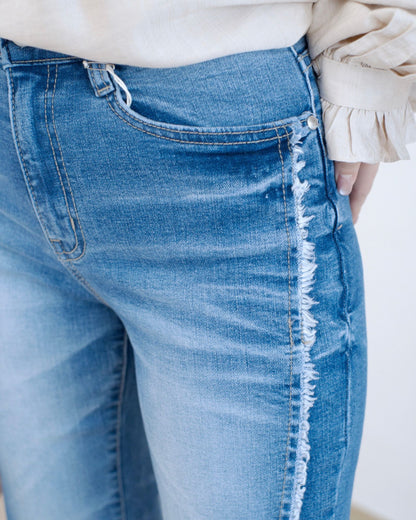 Howluk 毛邊微喇叭牛仔褲