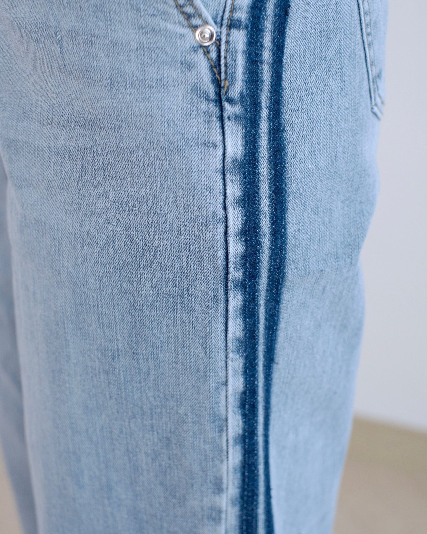 Howluk 併色邊闊筒牛仔褲