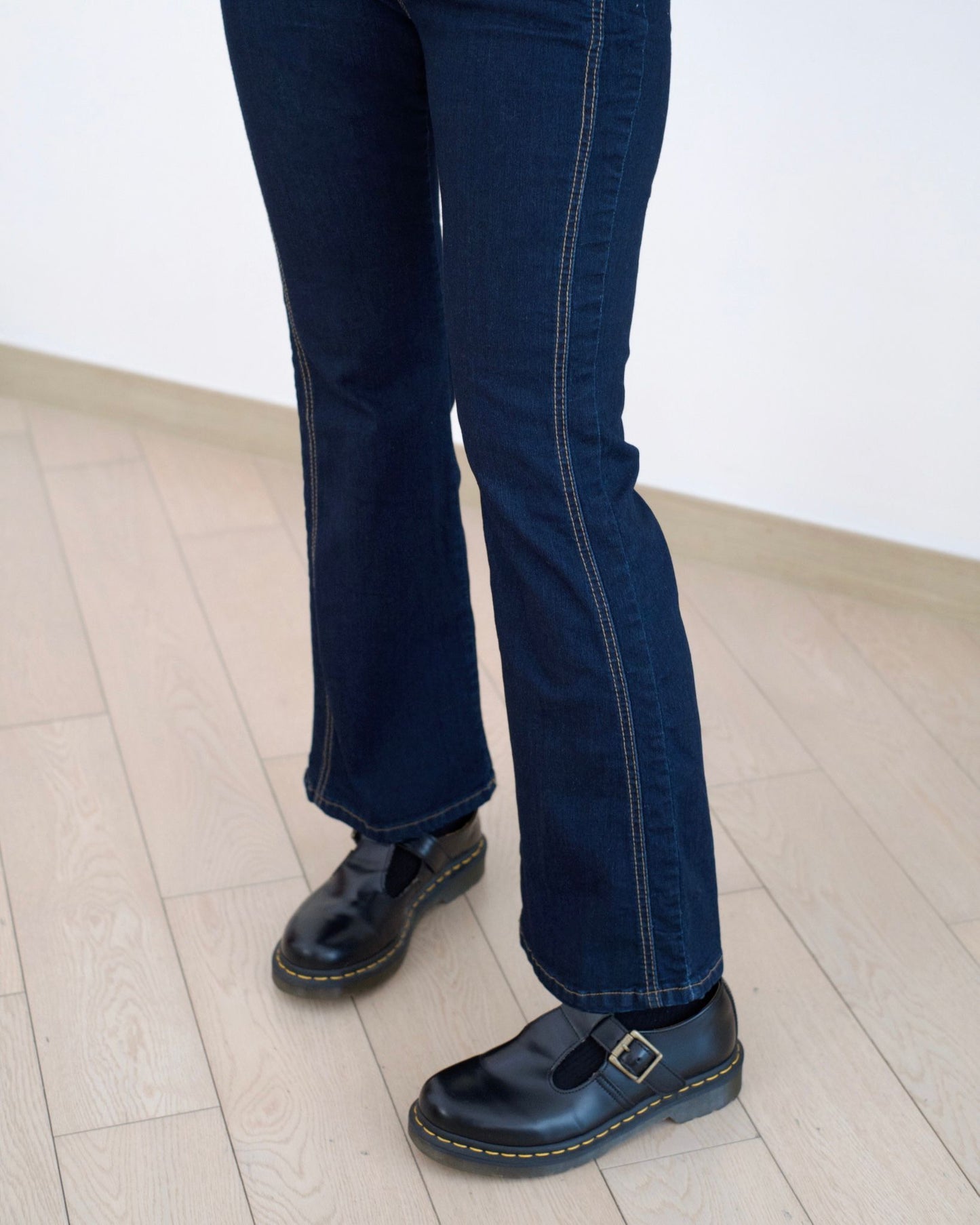 Howluk 側明線微喇叭牛仔褲