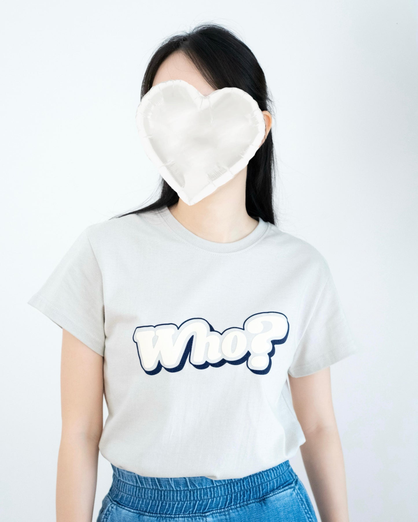 撞色"Who?"Tee