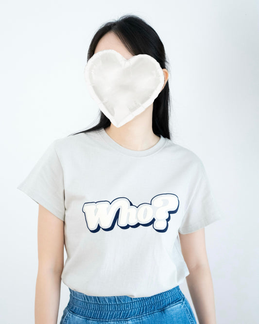 撞色"Who?"Tee