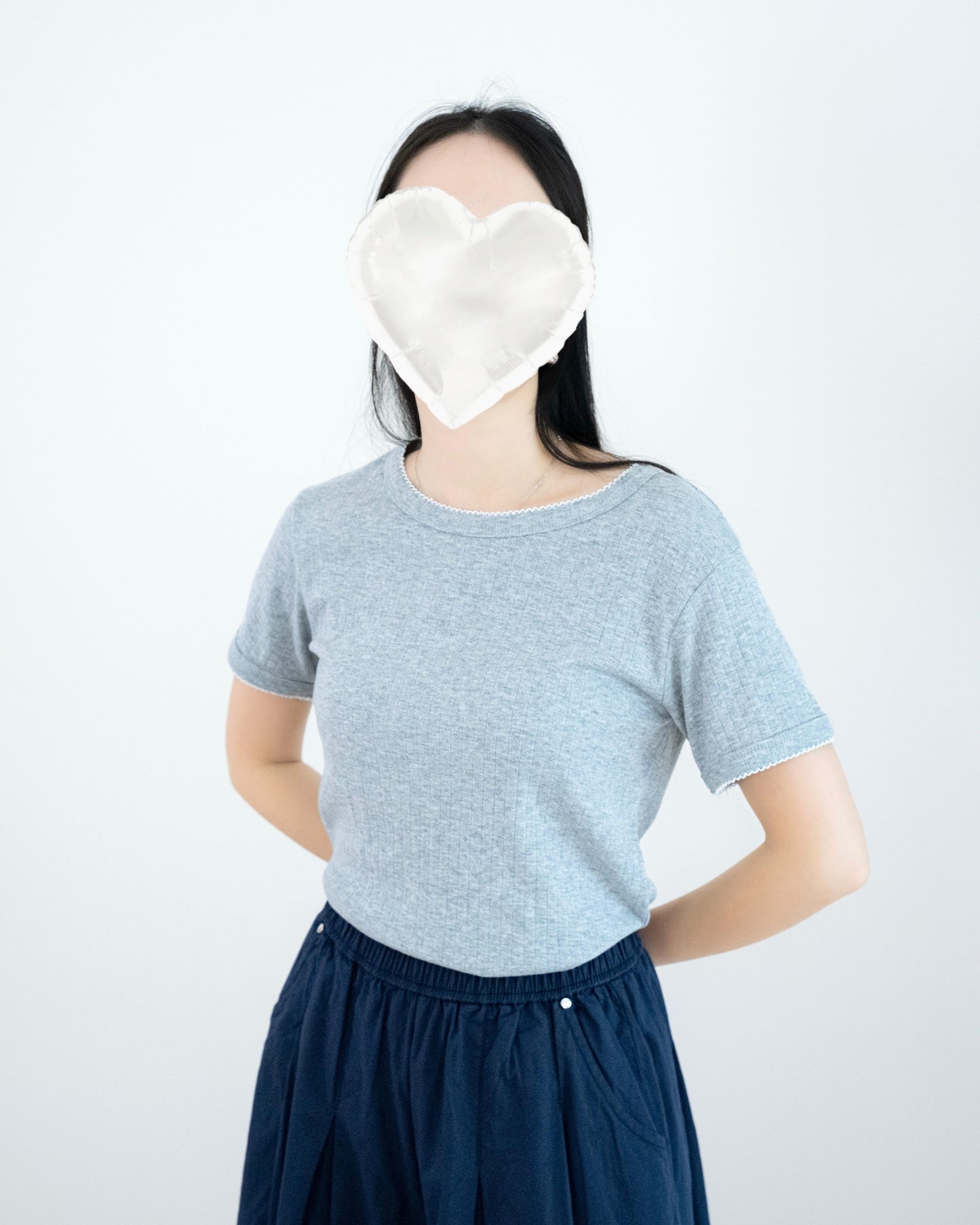 暗花撞白邊Tee