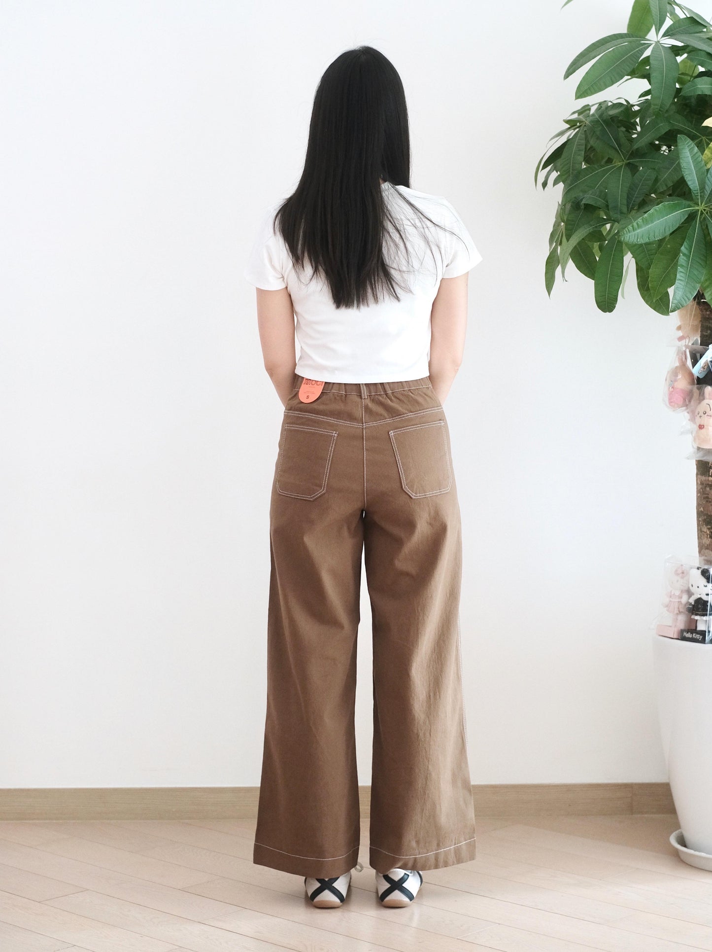 Moci 鈕扣口袋直筒扯布褲