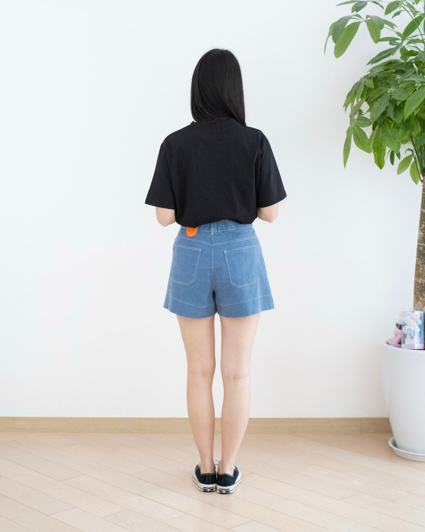 Moci 鈕扣明線短褲