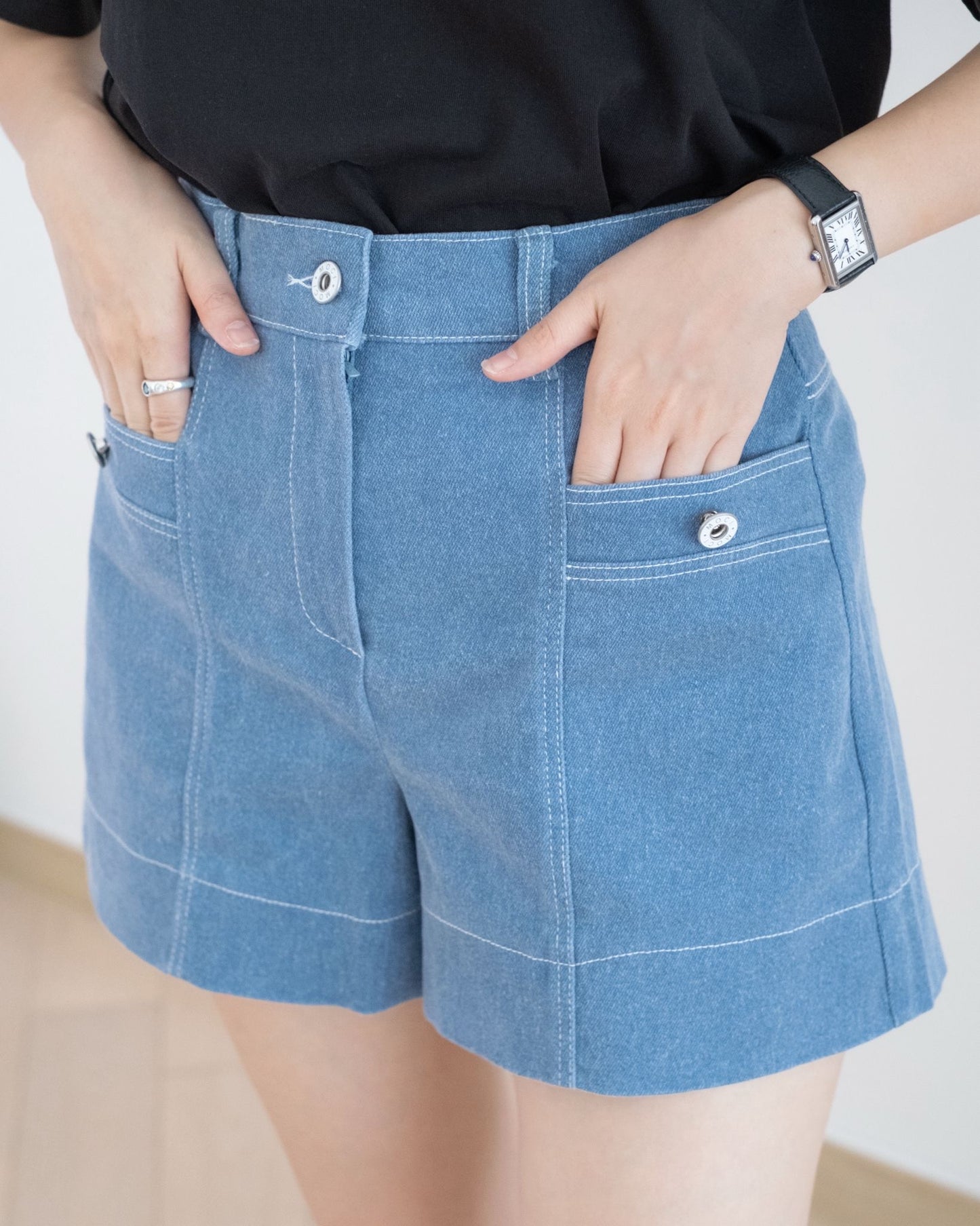 Moci 鈕扣明線短褲