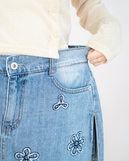 Moci 刺繡花花牛仔短裙褲