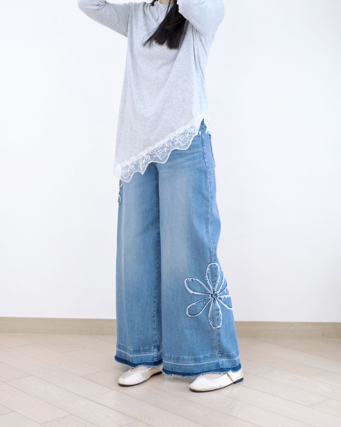 Moci 花花刺繡牛仔褲︎