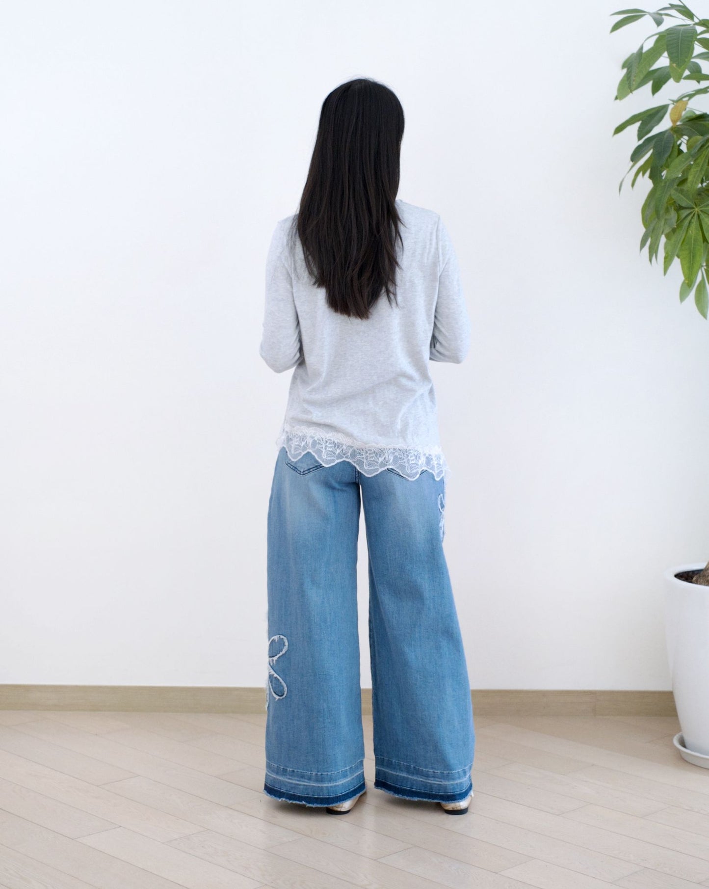 Moci 花花刺繡牛仔褲︎