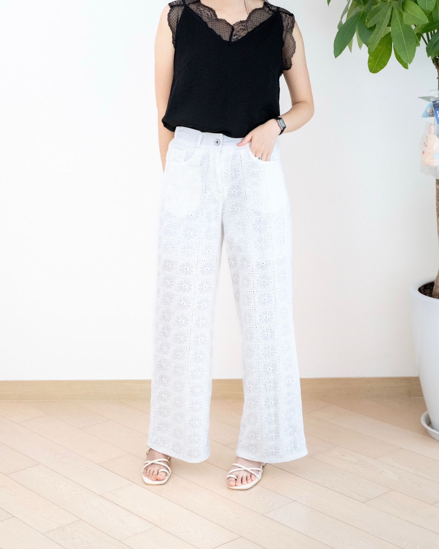 Moci 通花 Lace 休閑褲