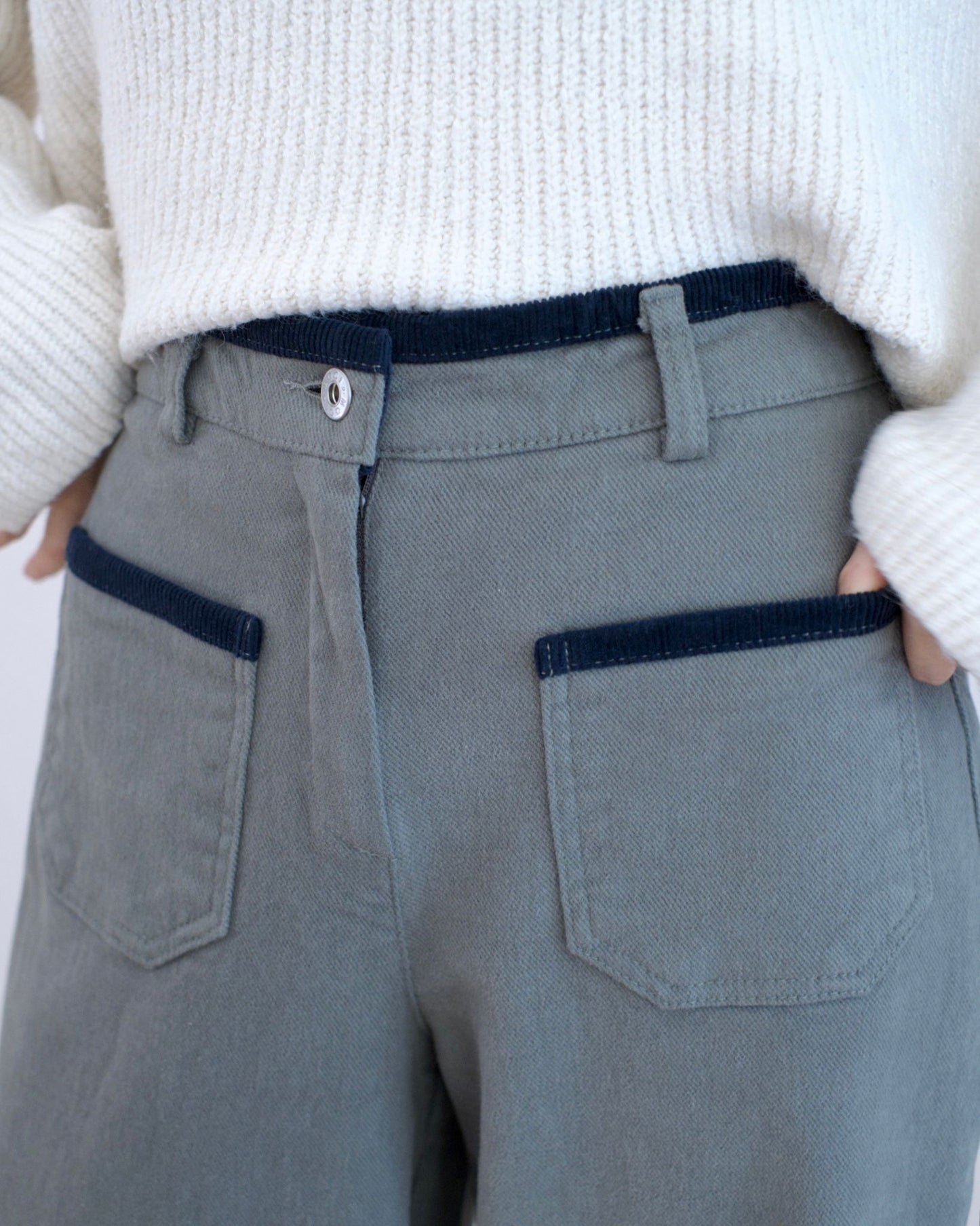 Moci 併邊薄絨扯布褲