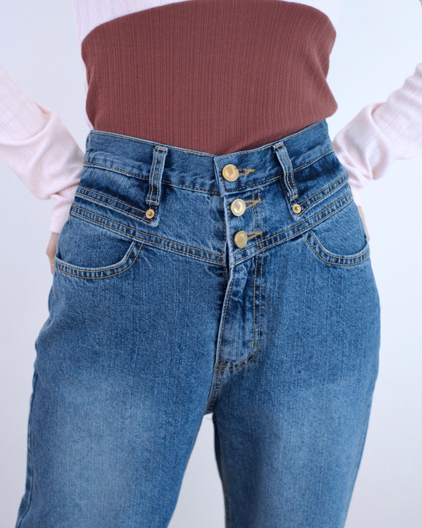 Odd Eye 鈕扣高腰直筒牛仔褲