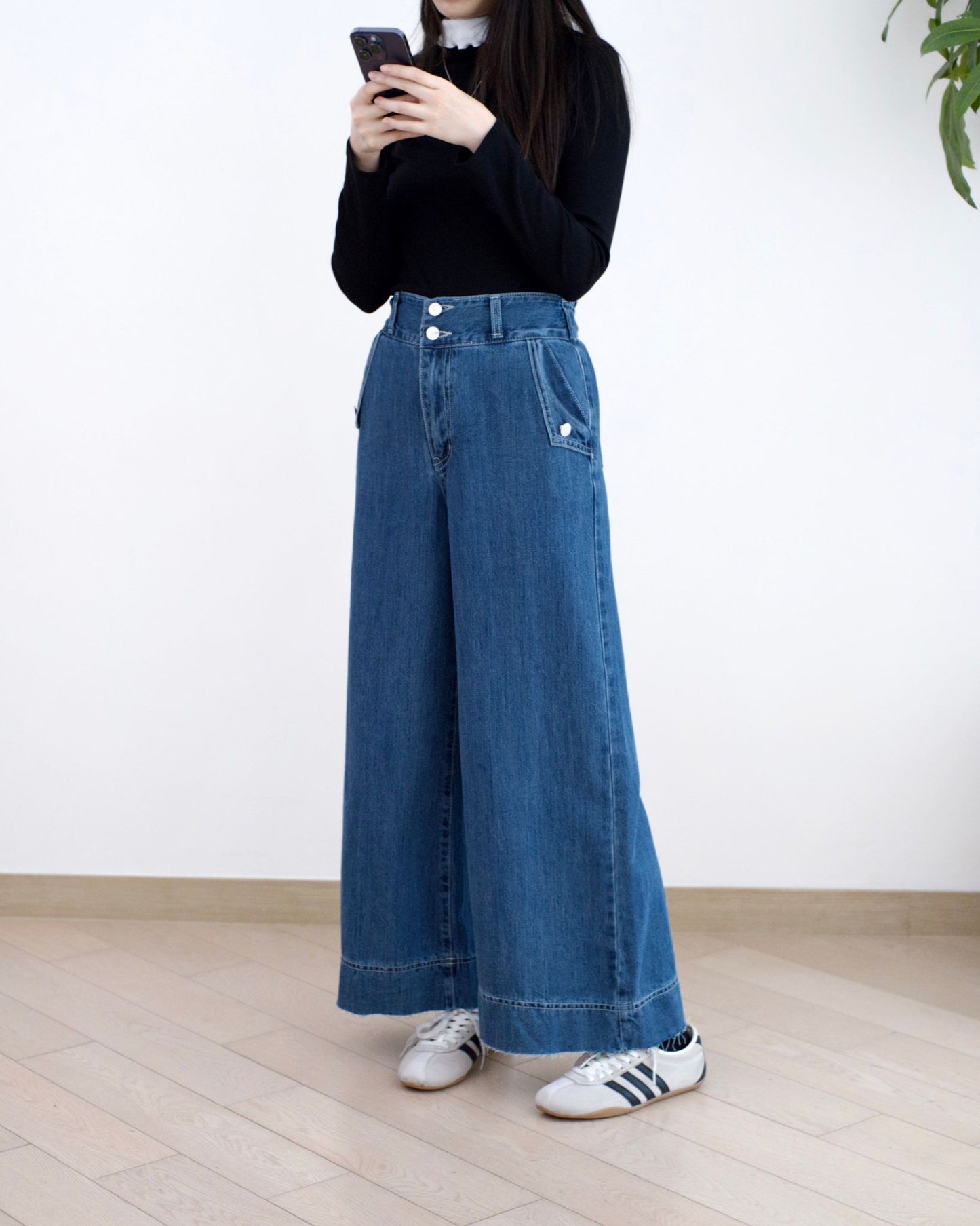 Odd Eye 鈕扣闊筒牛仔褲