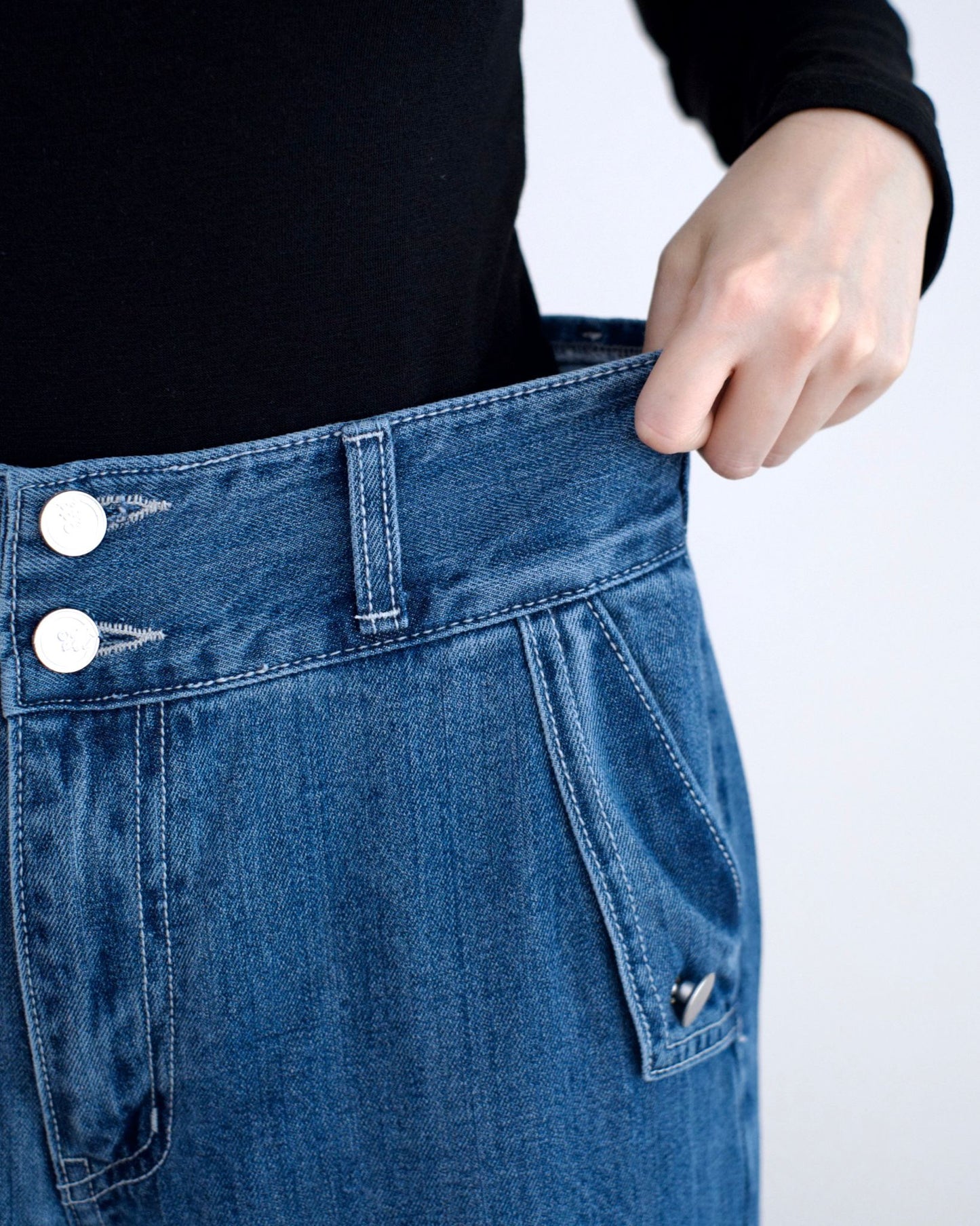 Odd Eye 鈕扣闊筒牛仔褲