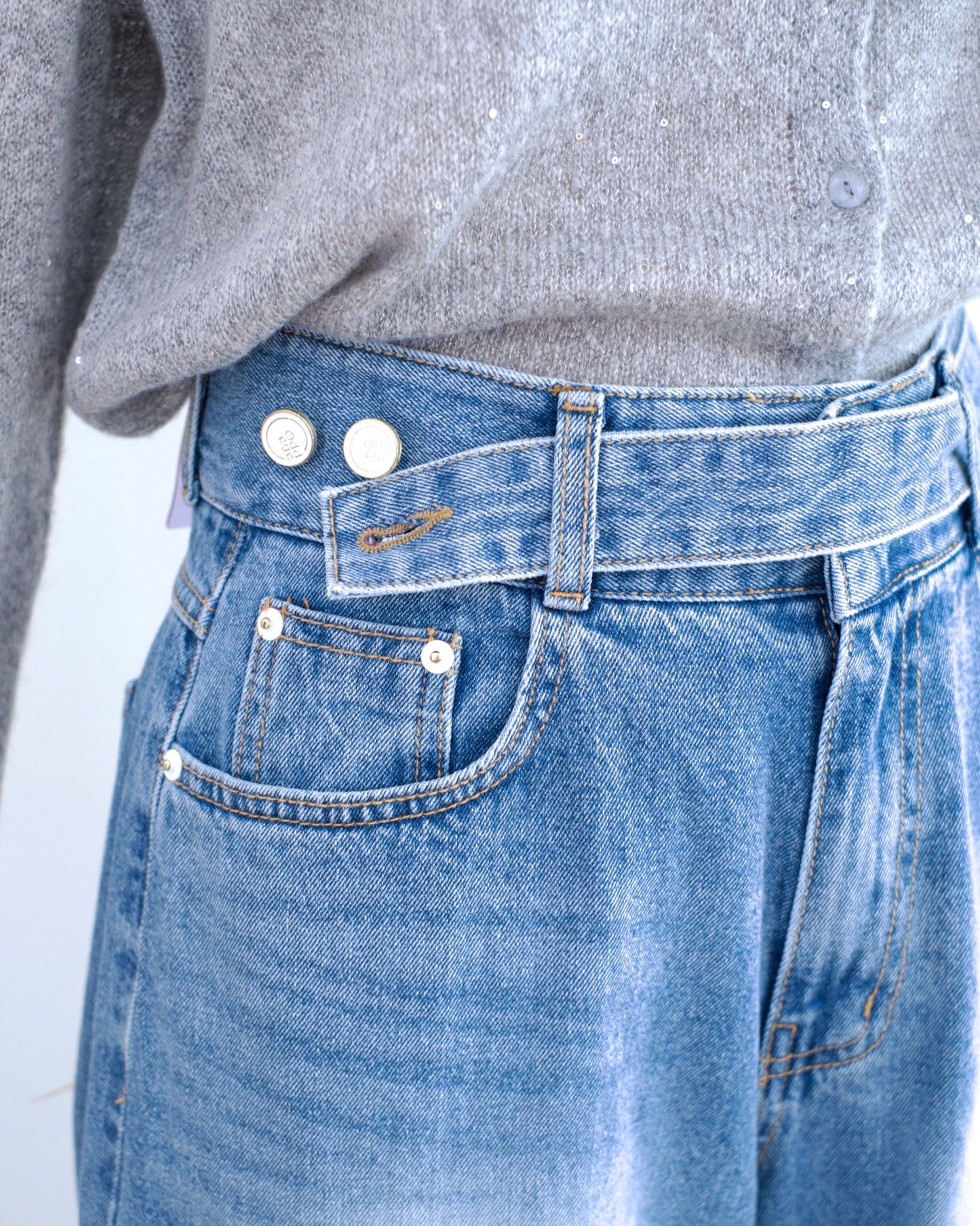 Odd Eye 鈕扣直筒牛仔褲