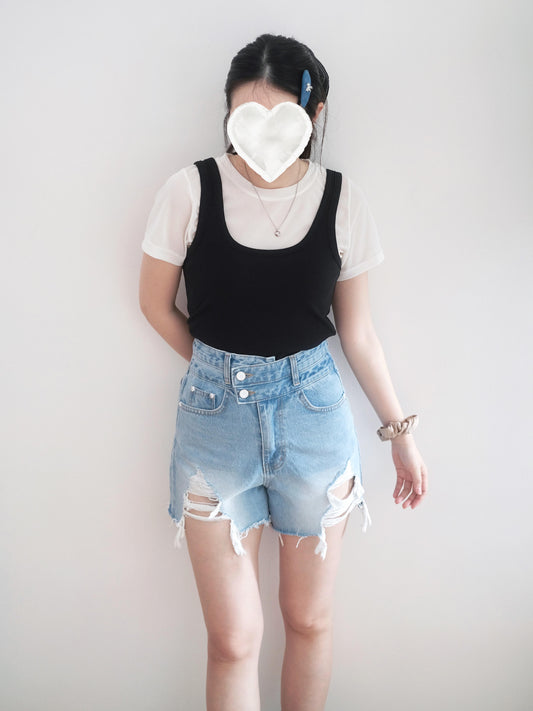 Odd Eye 兩鈕扣高腰牛仔短褲