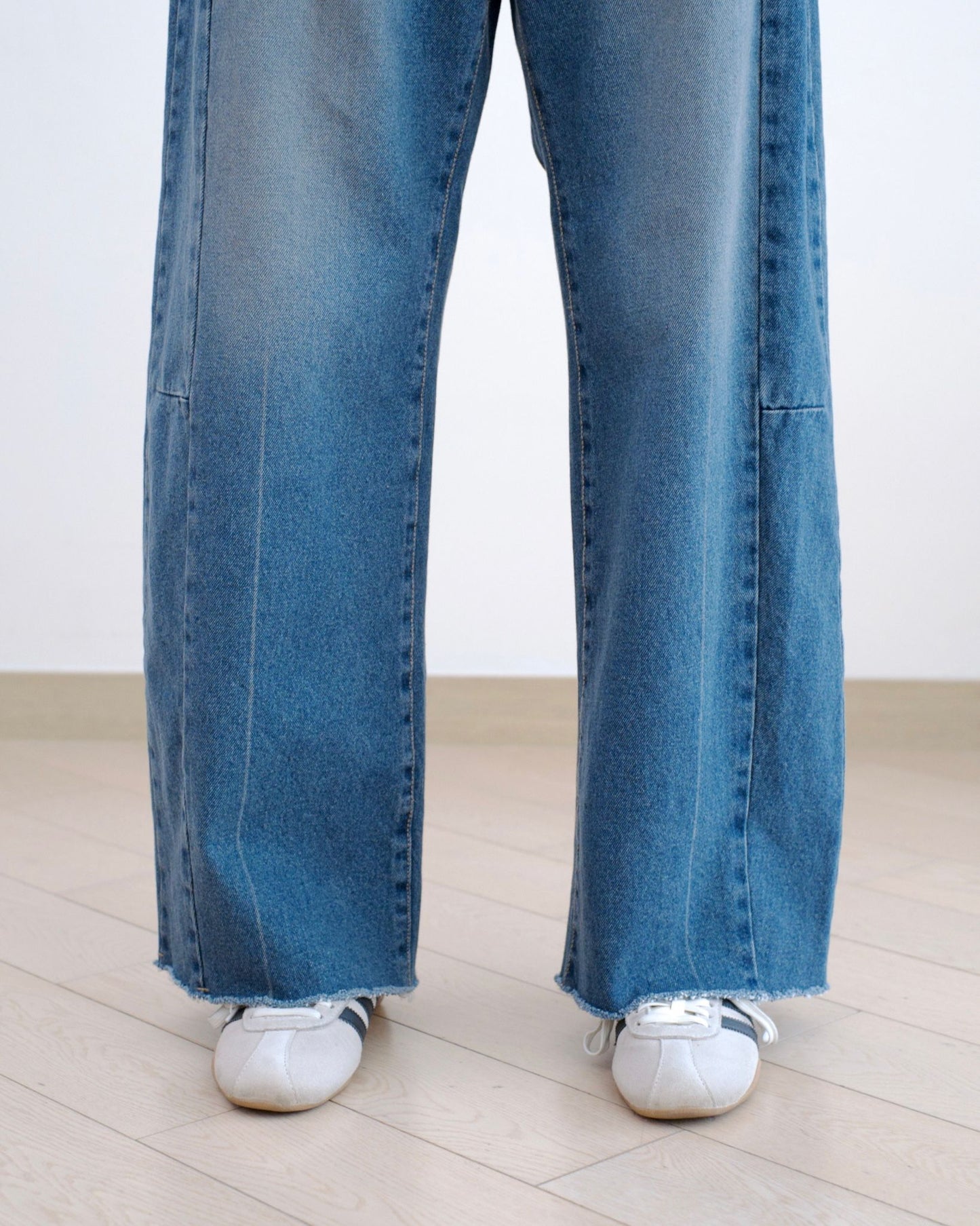 韓國彎刀牛仔褲