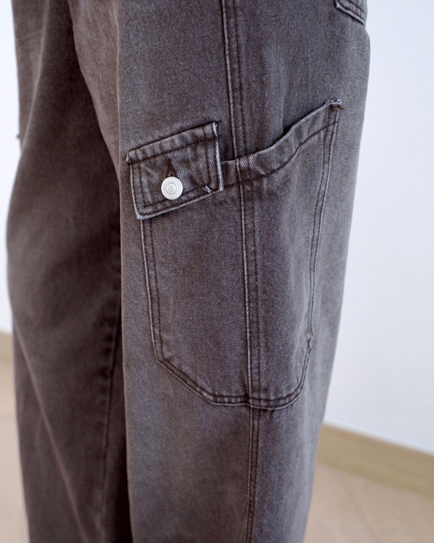 Vikini 洗水闊筒全橡筋牛仔褲