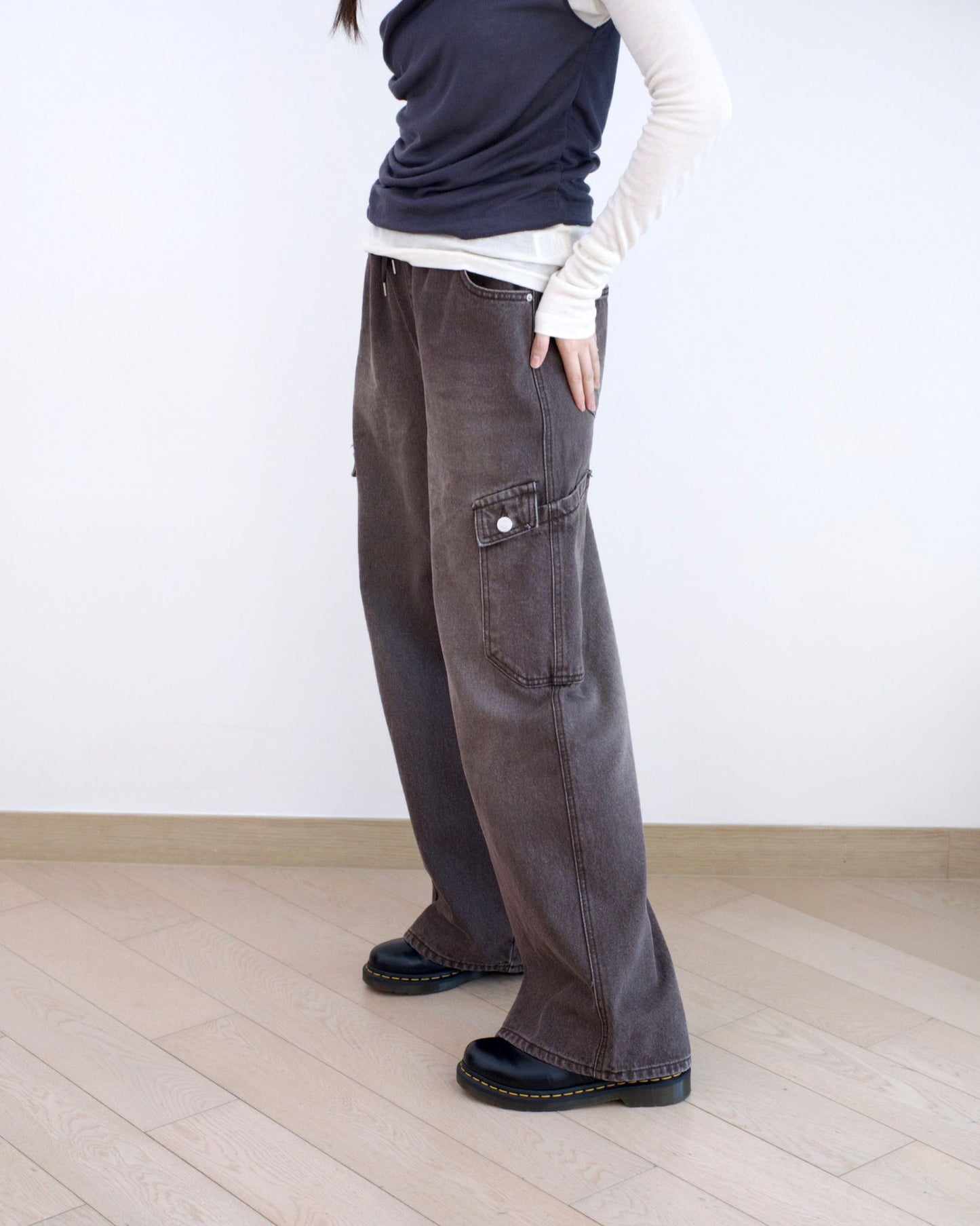 Vikini 洗水闊筒全橡筋牛仔褲