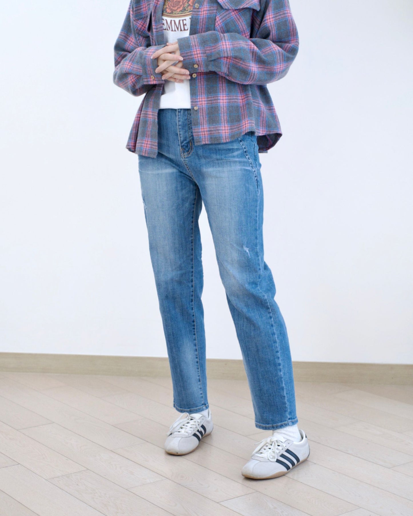 Vikini 洗水直腳牛仔褲