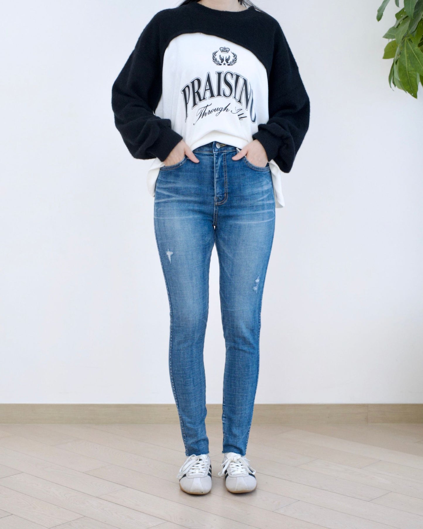 Vikini 洗水貼腳牛仔褲