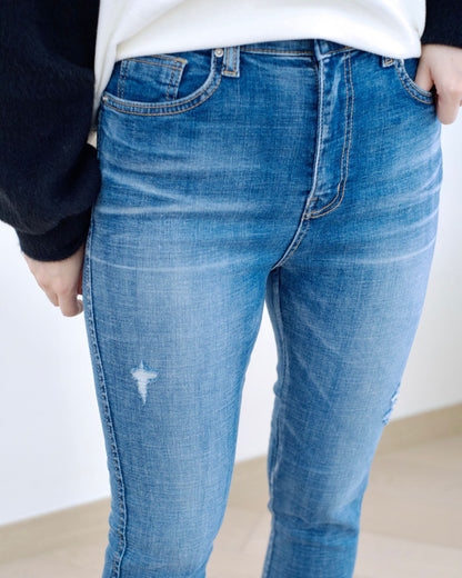 Vikini 洗水貼腳牛仔褲