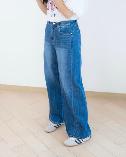 Vikini 洗水闊筒牛仔褲